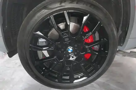 BMW X5 켈리퍼도색 및 휠 검정 유광 / BMW / X5 / 부산 금정구 시공 사진