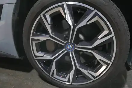 BMW i4 휠 복원(휠수리) / BMW / i4 / 부산 금정구 시공 사진