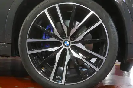 휠복원(휠수리) / BMW / X6 / 부산 금정구 시공 사진