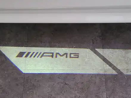 벤츠 AMG 로고 라이트와 턴 시그널 사이드 리피터 장착. / 인천 서구 시공 사진