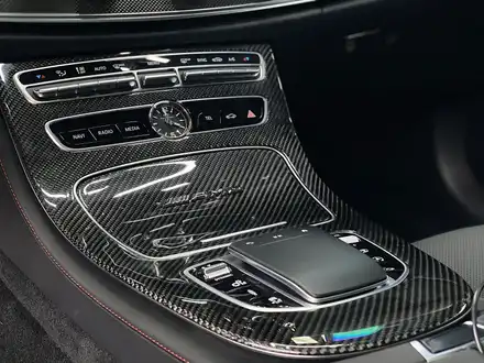 벤츠E53 AMG 쿠페 고민할 필요가 없는 IWC 리얼카본 센터페시아& 사이드미러 교체 시공입니다! / 수원, 부천, 부평, 인천 시공 사진