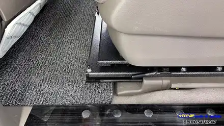 천안/아산 4세대 카니발 KA4 2열 회전 시트 시공 시공 사진