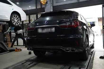 렉서스 RX450h 배기 튜닝 멋스러운 뒤태 연출을 위한 AMG스타일 사각 머플러 팁 장착 / 서울 동작 시공 사진