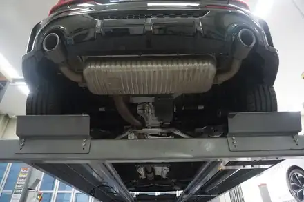 BMW M135i 작지만 강력하죠! 배기음까지 멋스럽게 세팅하였습니다. / 서울 동작 시공 사진