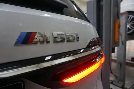 신형 BMW X7 M60i 웅장한 배기음 중통 작업 역시 102커스텀입니다! / 서울 동작 시공 사진