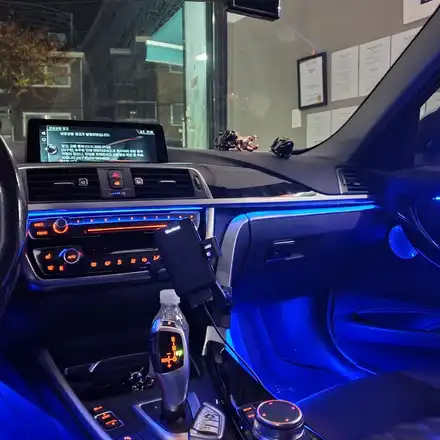 3시리즈 F바디 에서 이런 감성이 나온다고?? BMW F30 320D 실내 비노출 엠비언트, 풋등, 스피커LED 시공!! 서울 광진구 카디자인 입고 / 광진구, 성수, 송파, 동대문 시공 사진