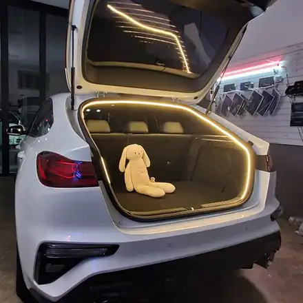 이거 하나로 차가 이렇게 스윗해질 수 있다고? 기아 올뉴K3 GT 5도어 해치백 트렁크무드등, 테슬라 카피 식빵등 시공!! 서울 광진구 카디자인 입고 / 광진구, 성수, 송파, 동대문 시공 사진