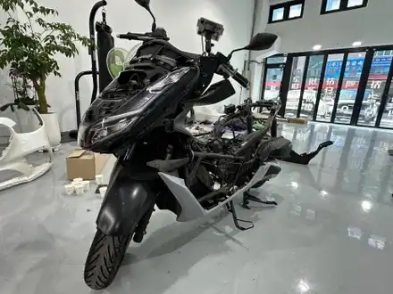 <  부천 혼다 pcx125 사고 수리, 보험수리+  오토바이 랩핑  > / 경기 부천 시공 사진