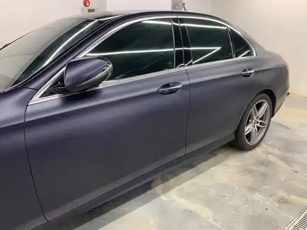 [MASTERPIECE] 벤츠 E300 프라임쉴드 전체 무광 PPF + 3M 2080 유광 블랙 루프 스킨 부분 랩핑 시공 (고양시 덕양구 삼송 원흥 일산) / 고양,일산,김포,파주 시공 사진