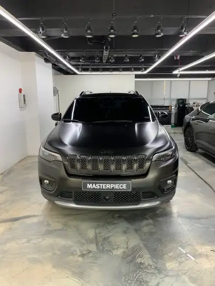 지프 체로키 에이버리 반무광(사틴) 블랙 전체 랩핑 + 3M 2080 유광 블랙 크롬 죽이기 랩핑 시공 (고양시 덕양구 삼송 원흥 일산) / 고양,일산,김포,파주 시공 사진