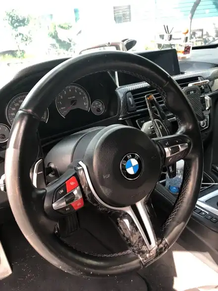더핸들 bmw m4 f82 핸들알칸타라 작업 / 남양주 별내면 시공 사진