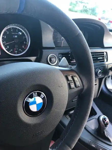 더핸들 bmw m3 e92 핸들작업/핸들샤무드/핸들알칸타라/핸들튜닝/핸들가죽교체/핸들복원/가죽핸들복원/핸들가죽복원/우드핸들/디컷핸들 / 남양주 별내면 시공 사진