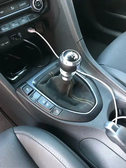 더핸들 현대 벨로스터n 핸들작업/핸들알칸타라/핸들샤무드/핸들가죽교체/핸들복원/디컷핸들/우드핸들/핸들가죽복원 / 남양주 별내면 시공 사진