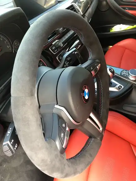 더핸들 bmw m3 f80 핸들알칸타라작업/핸들가죽교체/핸들튜닝/핸들샤무드@/핸들복원/디컷핸들/우드핸들/핸들가죽복원 / 남양주 별내면 시공 사진