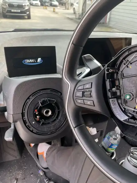 bmw i3 핸들가죽교체(복원) / 남양주 별내면 시공 사진