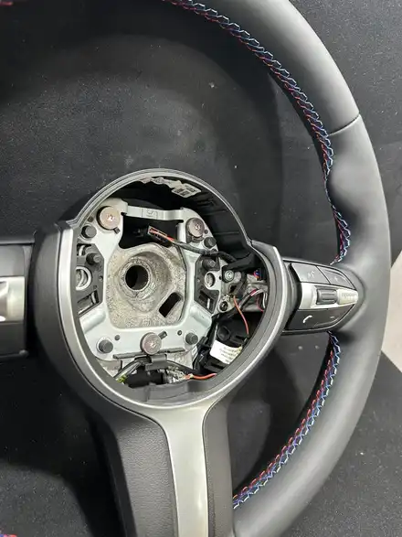 더핸들 bmw x1 f48 핸들가죽교체 복원작업 / 남양주 별내면 시공 사진
