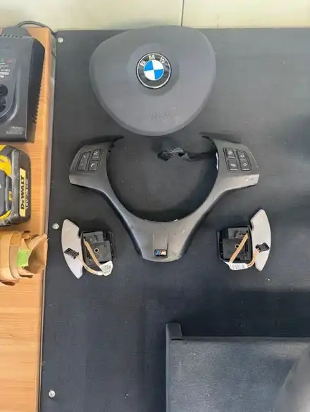 BMW M3 E92 핸들 가죽 교체 복원 작업 -더핸들 / 남양주 별내면 시공 사진