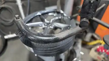 천왕동 제네시스 GV70 (255/40R21)-SUV 전용 설계로 정숙성과 승차감을 한층 끌어올린 한국타이어 다이나프로 HPX 장착 후기 / 서울 구로, 양천, 동작, 관악, 영등포, 부천, 안양 시공 사진
