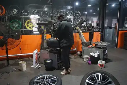 투싼 오래된 타이어 교체 한국타이어 다이나프로 HL3 / 서울 구로, 양천, 동작, 관악, 영등포, 부천, 안양 시공 사진