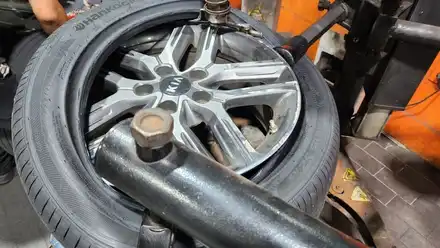 봉천동 기아 K3 (225/45R17)-조용하고 편안하면서 4계절 안전성까지 보장해주는 한국타이어 사계절타이어 벤투스 프리미엄 컴포트 S2 AS! / 서울 구로, 양천, 동작, 관악, 영등포, 부천, 안양 시공 사진