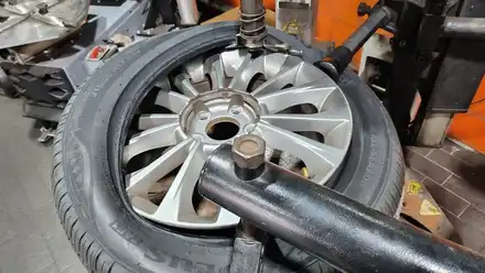 오류동 현대 쏘나타 (215/55R17)-뛰어난 가성비와 겨울철 안전성까지 잘갖춘 사계절용 컴포트타이어 금호타이어 솔루스TA51 / 서울 구로, 양천, 동작, 관악, 영등포, 부천, 안양 시공 사진