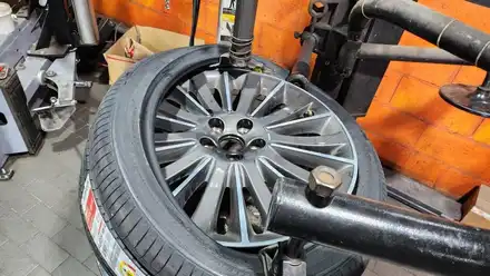 대림동 링컨 MKZ (245/40ZR19)-높은 수준의 승차감과 접지력, 혁신적인 저소음기술력으로 정숙성까지제공해주는 한국타이어 벤투스 프리미엄컴포트 S2 AS / 서울 구로, 양천, 동작, 관악, 영등포, 부천, 안양 시공 사진
