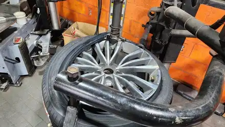 가리봉동 기아 스팅어 (225/45ZR18)-뛰어난 주행퍼포먼스, 성능지속성, 가성비까지 완벽하게 균형잡힌 사계절용타이어, 한국타이어 벤투스 S2 AS / 서울 구로, 양천, 동작, 관악, 영등포, 부천, 안양 시공 사진