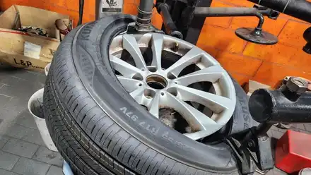 개봉동 BMW 3시리즈 GT (225/55R17)-승차감, 정숙성, 가성비까지 극대화한 사계절용 컴포트타이어, 금호타이어 솔루스 TA51 / 서울 구로, 양천, 동작, 관악, 영등포, 부천, 안양 시공 사진
