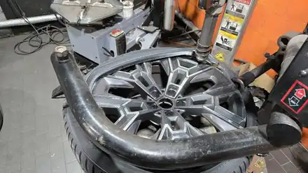 신림동,가산동 윈터타이어 교체전문 타이어스토리 구로점-BMW 530e (245/40R20, 275/35R20), 금호타이어 윈터크래프트 WP72 작업후기+1차 윈터타이어 가격표 / 서울 구로, 양천, 동작, 관악, 영등포, 부천, 안양 시공 사진