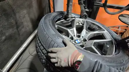 온수동 BMW 530i (245/45R19)-럭셔리 세단용 윈터/스노우타이어 교체추천, 금호 윈터크래프트 WP72+가격표 안내 / 서울 구로, 양천, 동작, 관악, 영등포, 부천, 안양 시공 사진
