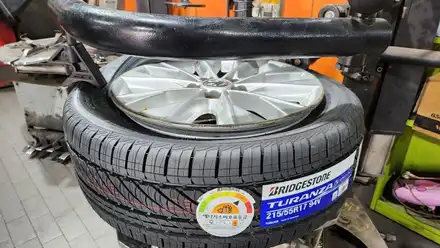 온수동 렉서스ES300h 17인치 사계절타이어싼곳, 안정적인 승차감, 마일리지, 제동력까지 모두 만족할 수 있는 브릿지스톤 투란자 세레니티플러스 215/55R17 / 서울 구로, 양천, 동작, 관악, 영등포, 부천, 안양 시공 사진
