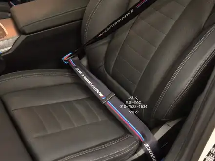BMW i4, 컬러안전벨트 M퍼포먼스 벨트로 간지나게 / 인천 서구 가정동 시공 사진
