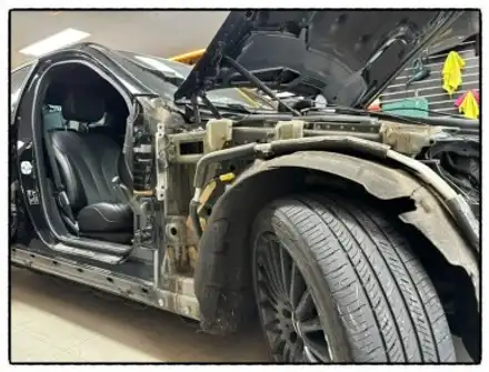 벤츠 s450 전면. 조수석 사고로 인해 범퍼. 헤드라이트. 휀다. 사이드스컷 교환 도색으로 깔끔하게 만들어 보자^^ / 동대문구 장안동 시공 사진