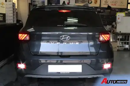 ★자동차튜닝★베뉴 도원텍 락폴딩으로 내차의 보안 기능 업그레이드!!후진등LED로 야간주차시 너무 편해요^^[서울튜닝/국산차 수입차튜닝전문점]§§아우토모토스§§ / 서울 중랑구 시공 사진