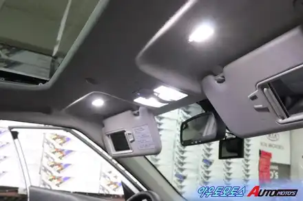 ★서울자동차튜닝★베뉴락폴딩[도원텍]으로~편리하게문잠그기!!실내등LED교체로 환해진 실내~!!좋네요!§§아우토모토스§§ / 서울 중랑구 시공 사진