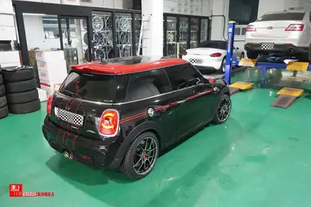 미니쿠퍼 JCW 명품휠 풀단조 BBS휠 RF 18인치휠 장착 / 서울 강남 시공 사진