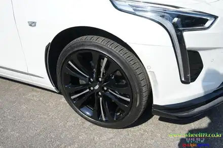 캐딜락 CT6 검정유광 휠도장 휠119 / 서울 강남 시공 사진