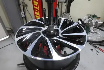 [서울 경기 잠실 휠도색]bmw i8 다이아몬드 컷팅 휠복원 / 남양주, 구리, 의정부, 서울 노원 시공 사진