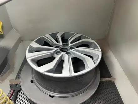[쌍용 티볼리 에어 18인치 컷팅휠 휠복원 경기광주 휠복원 휠도색 휠교환 타이어 휠사무소] 분당 하남 수원 용인 성남 / 광주. 성남, 용인, 수원 시공 사진