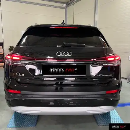 [WHEEL PRO SHOP][휠프로샵]아우디 Q4 이트론 휠 복원/휠도색/울산휠도색/캘리퍼 도색/울산 캘리퍼 도색/울산휠수리/울산휠복원/휠분체도장/휠복원 맛집/울산휠/울산 휠수리 / 울산 북구, 경남 시공 사진