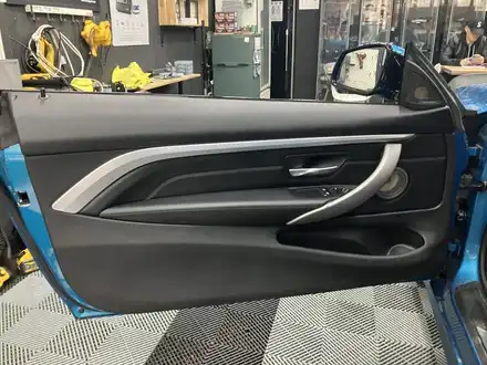 수원 에스튠 - BMW F32__ 포칼 IS100KL / 카플레이 활성화 / 신형키복사 / 경기 수원 영통 시공 사진