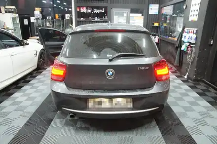 에스튠 - BMW118D__후미등결함 (방향지시등,정지등) / 사제 후방카메라 교체 / 수원, 광교, 동탄 시공 사진