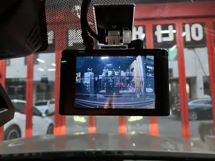 에스튠(아이나비 수원광교점) - BMW 740Li _ 아이나비 Z1000 2채널 블랙박스 장착 / 경기 수원 영통 시공 사진