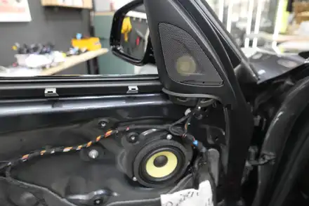 BMW F20 포칼 100KL + 포칼바닥우퍼 + 포칼4채널앰프 장착 / 수원, 광교, 동탄 시공 사진