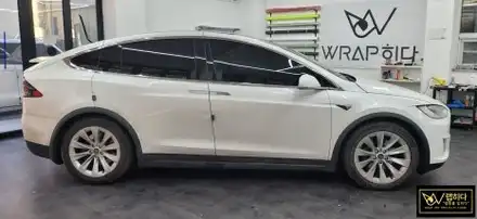 화성용인랩핑 모델X 고광택으로 전체랩핑 진행, 오토벨벳 리퀴드 메탈릭 블랙 전체랩핑 / 용인 기흥구 청덕동 시공 사진