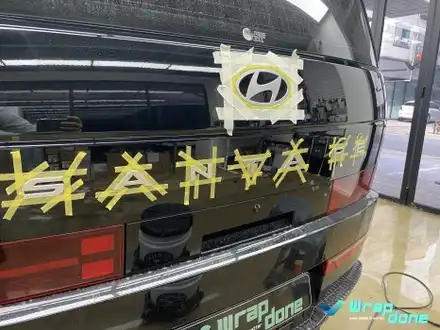 디올뉴싼타페 D필러 가니시 랩핑 엠블럼 교체 / 수원, 광교 시공 사진