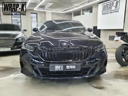BMW 5시리즈 G60 아이코닉글로우 키드니 그릴 랩핑으로 3배의 품격 / 경기 고양 덕양 시공 사진