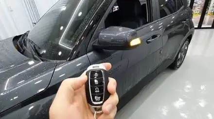 경남 진주 락폴딩 릴레이 장착으로 도어 잠김/열림 시 사이드미러를 자동으로 접고 펴고 편하게! [현대 베뉴] / 진주, 창원, 순천 시공 사진