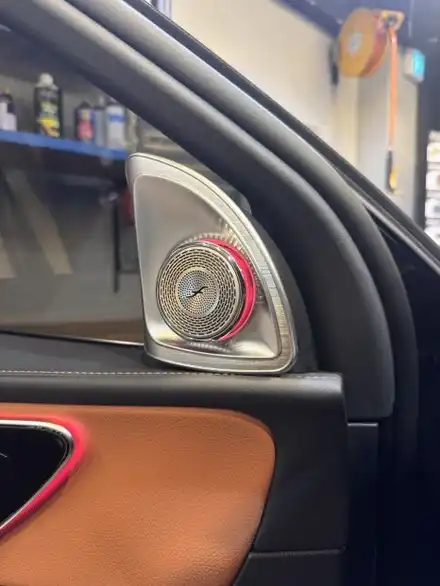 벤츠 송풍구 엠비언트 데고마스터 DE-500BZ 스피커 빠진 옵션 채우기 / 부산 동래, 양산 시공 사진