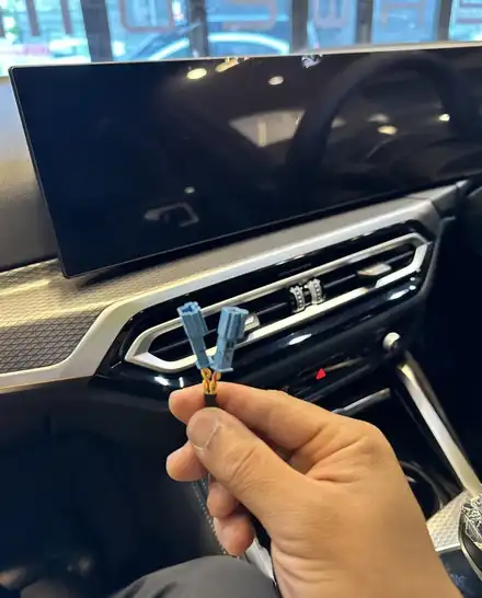 부산 bmw 튜닝 i4차량에 무스웨이 bmw 스피커 순정어라운드뷰 크리스탈 4종 세트 시공 완료 / 부산 동래, 양산 시공 사진